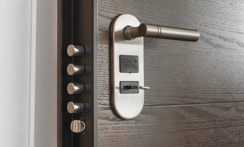 Sécurité à domicile : quel type de serrure poser pour votre porte d’entrée ?
