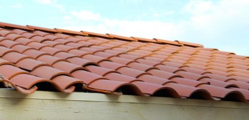 Désamiantage de toiture : protéger l’environnement et votre bien-être
