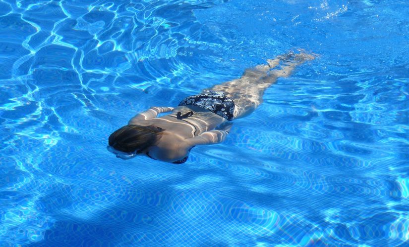 Piscine à fond mobile : adapter la profondeur à la rééducation