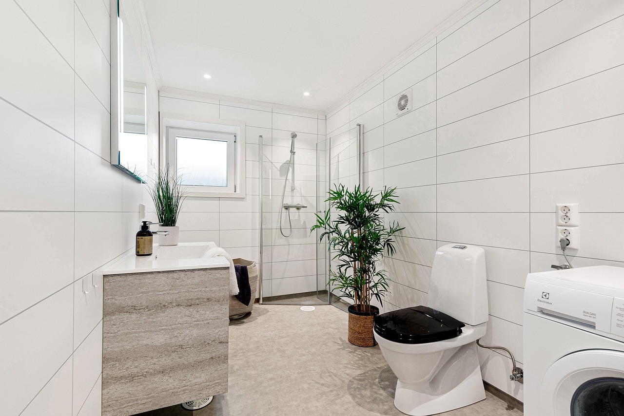 chaise de douche confortable et sécurisée, idéale pour faciliter l'hygiène quotidienne des personnes à mobilité réduite.