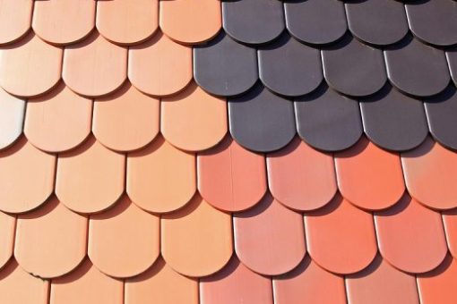 Nettoyage ou rénovation complète de toiture : comment trancher ?