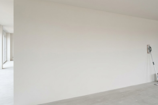 Enduit et ponçage de placoplâtre : obtenir des murs lisses avant la peinture