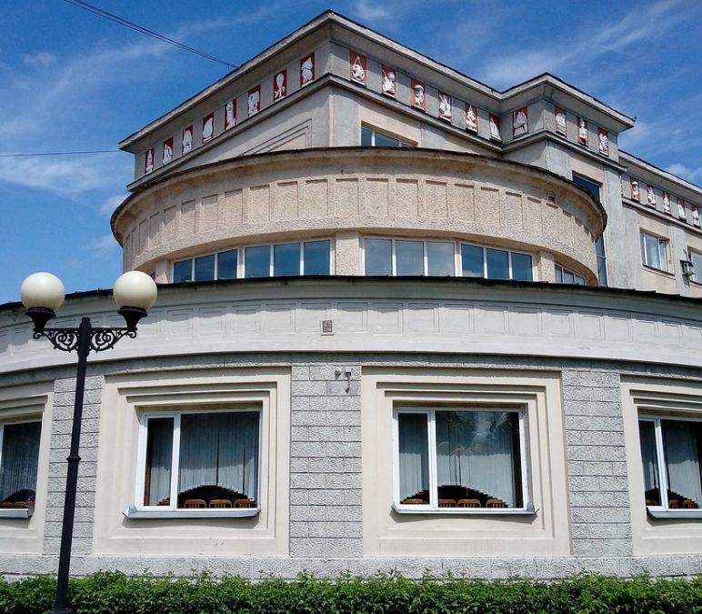 Pourquoi la baie vitrée est l&rsquo;élément central de votre façade ?