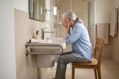 Aménager le lavabo pour une hygiène corporelle autonome