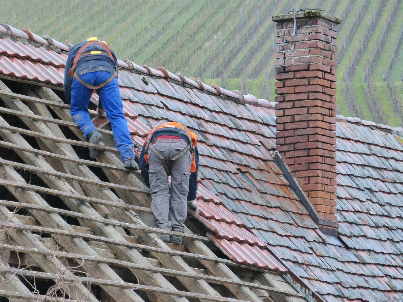 découvrez les étapes essentielles de la rénovation de toiture pour améliorer l’étanchéité, la durabilité et le confort de votre maison.